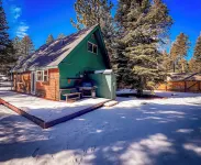 Charming Cherokee Cabin Secluded Stay for 6 Just 10 Minutes to Tahoe!
