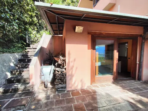 Joivy Villa Sofia Wonderful 2-Bed Flat with Lake Views