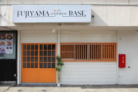 Fujiyama Base Отели в г. Фудзиёсида
