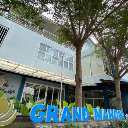 Grand Mahoni Hotel Отели в г. Банда Асех