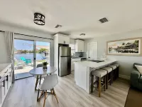 Fully Renovated, Direct Gulf Access w private doc just for you! Hotels in Hernando Beach