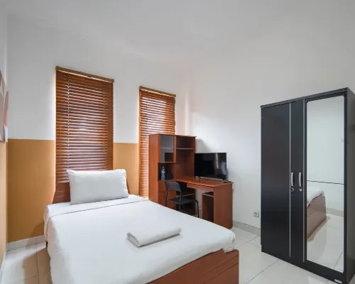 Cove Melita Hotels near Slipi