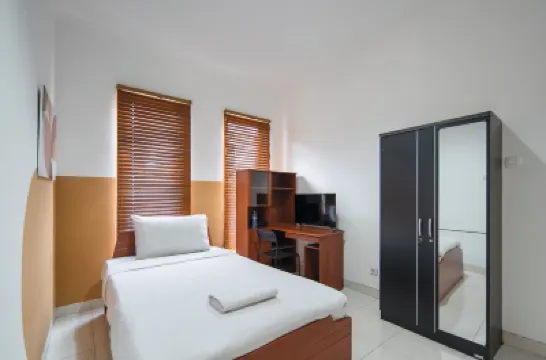 Cove Melita Hotels near Slipi