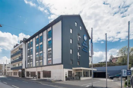 Best Western Hotel Würzburg-Süd - Parkplatz