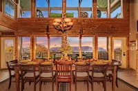 Tanasi Lodge - Reunions, Retreats, Weddings, Family Getaways - Mountain view