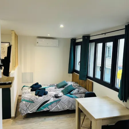 Charming downtown studio
