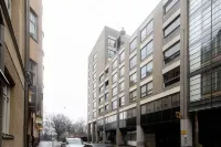 2Ndhomes Modern 1Br Apartment w Balcony Hotel a 