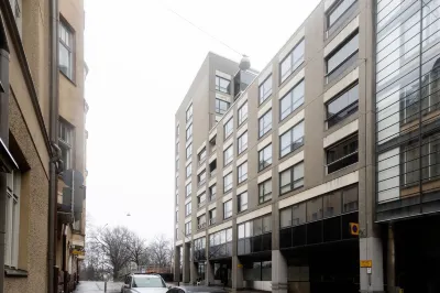 2Ndhomes Modern 1Br Apartment w Balcony Hotel di Jätkäsaari