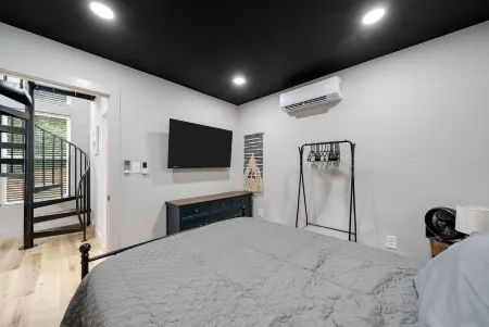 Bristol’s Mountain Side Oasis -NEW- Hot-tub- Privacy- Pet friendly - Location Отели в г. Бристоль