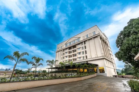 Mastiff Grand the Sia Palace Suites & Banquets, Khopoli (Nr. Imagica) Отели в г. Райгад