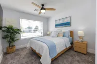 Seaside Cottage in walking distance of downtown Gilbert with charming pool.