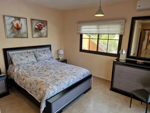 Luxury 3 bedroom villa overlooking golf course with private pool and Wi-fi