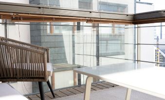 2Ndhomes Deluxe Studio w Sauna & Balcony