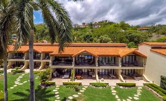 Chic Condo with a Stylish Coastal Design in an Exclusive Condo Community with Direct Beach Access