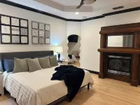 Modern Chic Loft in Downtown Shawnee KS Walking Distance to Local Attractions