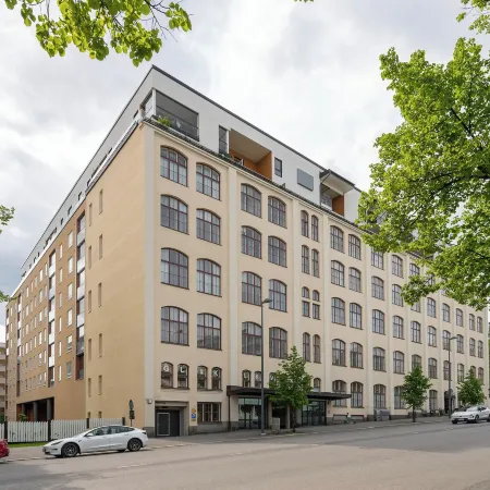 Stunning Views 1Br Home with Sauna and Balcony