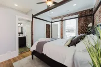 Arch View from private deck,  2BR 2BA sleeps 5. Newly rehabbed historic building