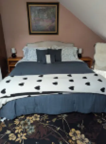 Cozy cottage by the river in Catskill Hotels in Livingston Manor