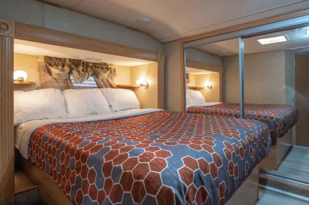 Far West RV Park and Cabins Отели в г. Ла Пуш