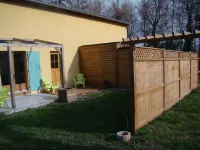 House with terrace, Avignon festival 12km away, Spirou park and wave island Hotels in Le Thor