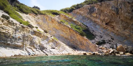 Waterfront apartment Отели в г. Бандоль