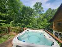 Hogwarts Hideaway -XL Outdoor Deck/Scenic Hot Tub/Movie Theater in Private Woods