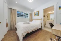 Quite House Near the Vancouver Airport Hotels in Tsawwassen