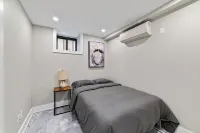 Spacious 3-bedroom apartment with WiFi, AC in charming Brooklyn