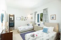 Prestige Collection | BARBATI | Beach Front Corfiot Villa & Large Private Pool Hotel a Mparmpati