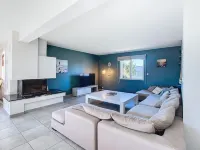 Family Paradise: Spacious House with Heated Pool and Beach Proximity