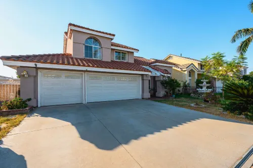 Stylish Home w Full Kitchen Garage Backyard Hotels in Baldwin Park