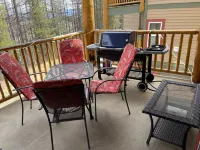 Newly redecorated condo right on the ski hill with private hot tub.