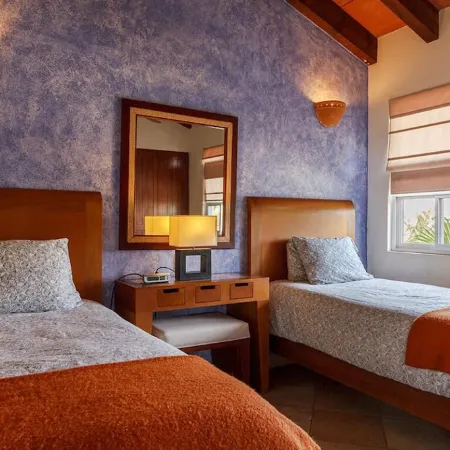 LUXURIOUS GOLF VILLA IN HOTEL ZONE- WALK TO BEACH/DOWNTOWN/RESORTS