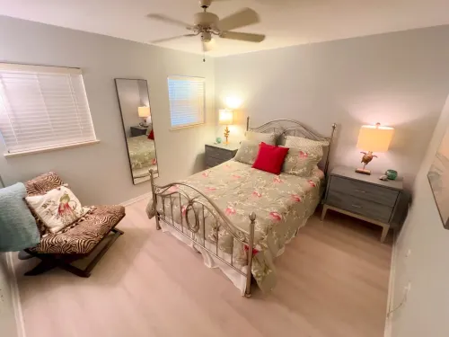 Ocean Drive Oasis in Vero Beach - 2br/2ba  - mere steps to everything!!!