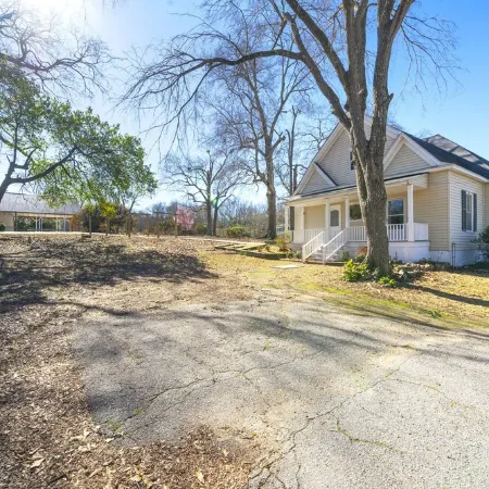 Remodeled Historical Home in Downtown Warm Springs