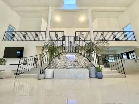 Spacious Caribbean Oasis: Located Near 20 Stunning Beaches!