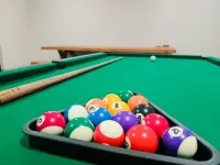 Beautiful Townhouse with 3 suites, Pool and Garage for 4 Cars