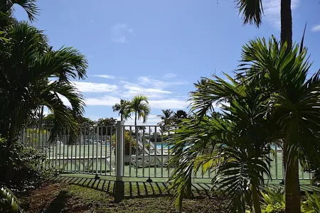 T2 apartment sea view Отели рядом с достопримечательностью «Grande Baie»