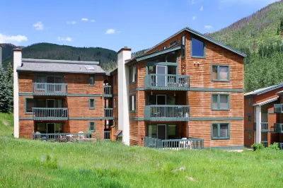 Beautiful  & Sunny 2 Bedroom 2 Bath