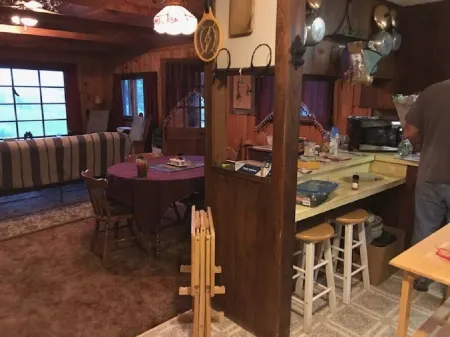 2 Bedroom, 2 Bath Ranch Style Home Отели в г. Райгейт