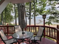 Spectacular Lakefront Cabin w/boat mooring on Higgins Lake Sleeps up to 8 people