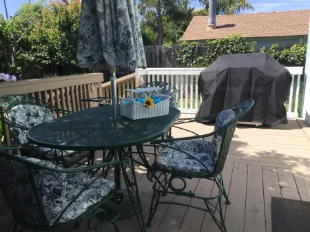 Gorgeous 3 Bedroom house close to the Beach!