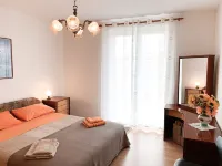 Bright apartment with terrace -3 people