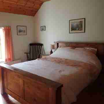 SPECIAL WEEKLY DISCOUNTS! Traditional stone cottage in beautiful West Kerry Rooms