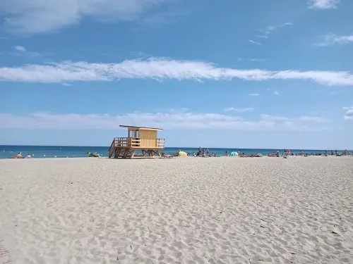 Apartment with the Sea at Your Feet. Located 5 Minutes' Walk from the Christmas Market. Hotels in Le Barcares