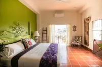 Whimsical Flat in Old Town Villa w/Pool, Private Terrace and Chef's Kitchen