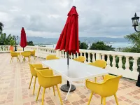 Falcon Oceanview Condo/Free Airport Transportation/Gated Complex/Security