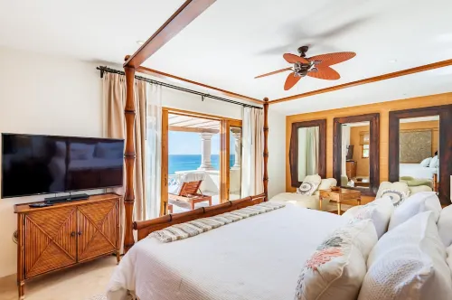 Beachfront Villa,  Private Pool & Access to Fitness Center & Private Beach Club