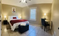 Luxe Living Apartment- 2 bed/1 bath - 5 STARS