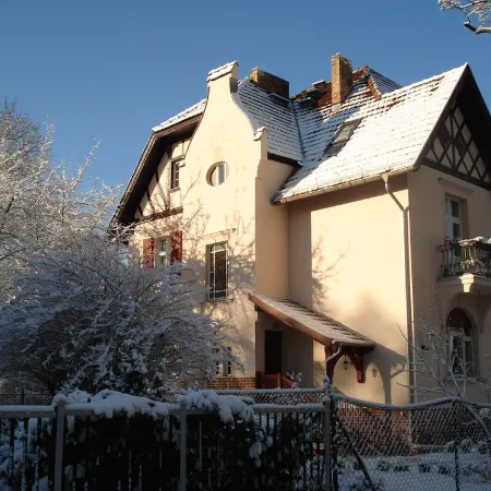 Charming apartment in Tudor style mansion (only 15 minutes to Prenzlauer Berg)